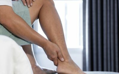 Tendinite des péroniers latéraux : causes, symptômes et solutions complètes